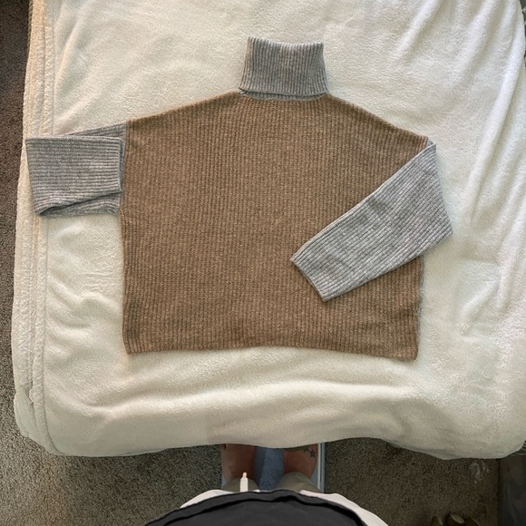 Venus Tan and Gray cropped Turtleneck Sweater - Picture 3 of 4